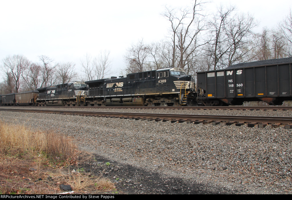 NS 4389 and 4343 as mid-train DPUs on train 596